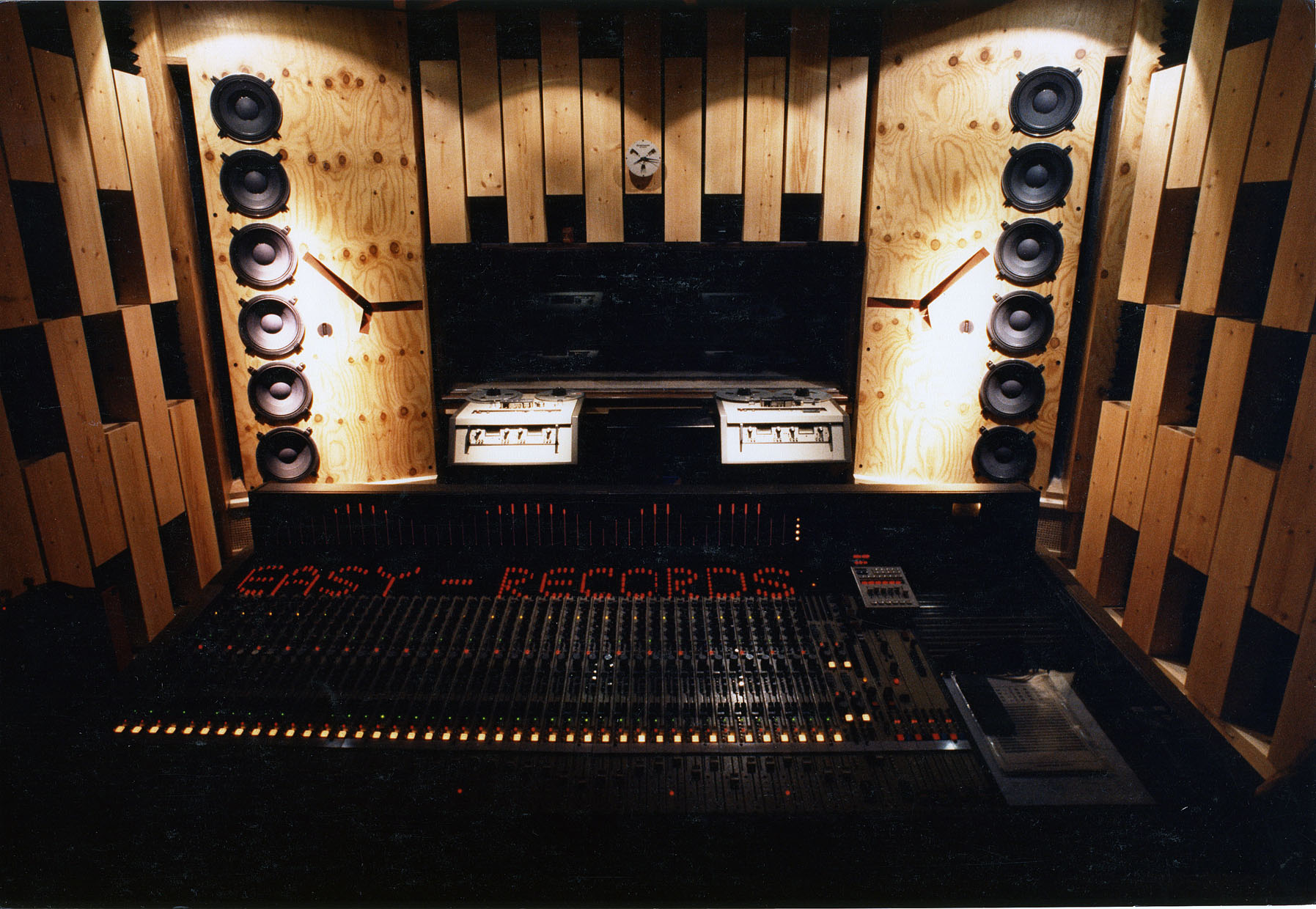 Easy_Records_86.jpg